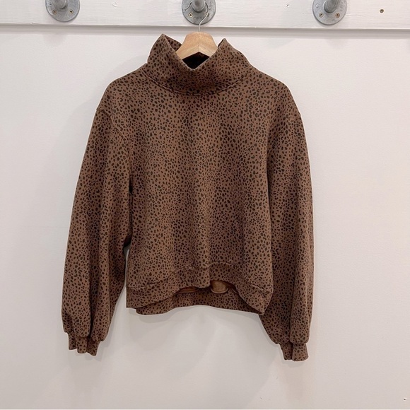 Abercrombie Fitch Leopard print mock turtleneck cropped sweatshirt bell sleeves - Picture 1 of 5
